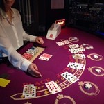 VEGAS - カジノテーブルでブラックジャックが楽しめます！