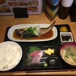 Yotsuya Uoichi Shouten - ドンコの煮付け定食、1,100円