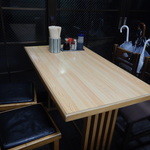 だるまや食堂 - 店内テーブル席