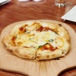 調布ワインバルBiBBER - マルゲリータピザ