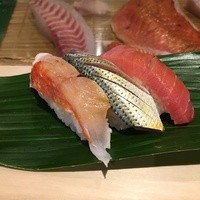 鮨 逸喜優 - 金目鯛、こはだ、中トロ