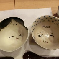 利光 - 食べ終わったデザートの器は、、、ひょっとことおかめ。