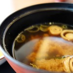 鈴のれん - 味噌汁（ランチおもてなし御膳）