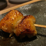 焼鳥 かさ原 - こちらは希少部位のうなじ。超うま