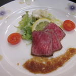 観光ホテル 大望閣 - 魚だけでなく佐賀牛のタタキもコースには付いてきました。
            
            