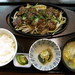 かね萬 - 牛焼肉鉄板定食（1,980円）