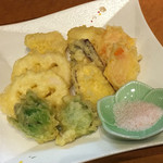 海鮮問屋　博多 - 天ぷら盛り合わせ(5000円コース)
      レンコン、芋、南瓜、ふきのとう、白身魚
