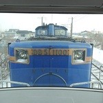 ダイニングカー　寝台特急　カシオペア - 牽引するDD51形ディーゼル機関車をラウンジカーから応援