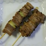 やきとりショップ佐藤 - 【料理】白モツ（タレ）、豚バラ巻き（タレ）