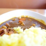 ダッキーダック - 海軍カレー
時間もないし期待しないで入ったら、思いがけず美味かった。
というか、かなり美味くて驚いている。
こ、これが横須賀標準なのか⁉︎