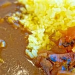 ダッキーダック - 海軍カレー
時間もないし期待しないで入ったら、思いがけず美味かった。
というか、かなり美味くて驚いている。
こ、これが横須賀標準なのか⁉︎