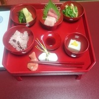 江戸懐石 若福 - お食い初め膳　2000円（税抜）だったと思います。