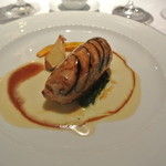 ラ・トルテュ - ホロホロ鳥と椎茸のクレピネット
      シュプレームソース