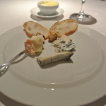 ラ・トルテュ - フロマージュ　モンドール、ヴァランセ、ロックフォール