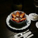 祇園 さゝ木 - 奈良ことか苺
      抹茶チョコレートとプリン
      
      すごく美味しいので、板さんをお呼びしてお礼を言いました