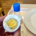 Le repas - 厚切りバタートーストモーニングセット380円のゆで卵