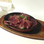 シシリヤ - ジャガイモのオーブン焼き生ハム添え