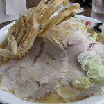 博多麺業 島系 - ゴボ天(ごぼう天)が乗ってるけど、博多うどんじゃないよ！ラーメンです。ラーメン(ゴボウ)720円。