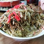 お食事処 ぼんち - 「スタミナ丼 (840円)」のご飯がようやく見えてきたところ