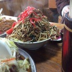 お食事処 ぼんち - 端っこで準備万端の「スタミナ丼 (840円)」