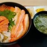 海鮮丼の浦島 - イクラ・ホタテ・ズワイガニ丼