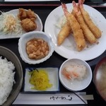 Shokudou Wa-Pu - エビフライ定食 (750円)