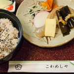 こわめしや - こわめし定食(赤飯・お煮しめ・みそ汁・お新香)：880円／2016年3月