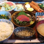 Resutoranuhagi - 海老フライとマグロの刺身定食