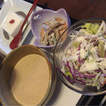 レストラン東山 - サラダ、舞茸のマヨネーズ和え、デザートは杏仁豆腐
