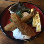 海峡・お刺身ランチ ¥1,000 のおかず