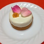 ピエール・エルメ・パリ - タルト・ローズ