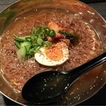 Yakiniku Nikunabeya Koube Biidoro - 韓国冷麺 780円