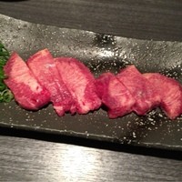 焼肉 にくなべ屋 神戸びいどろ 北野坂店 - 特選厚切りタン 1380円