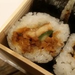吉野寿司 - 「穴子細巻」は、穴子、椎茸、きくらげ、胡瓜などのバランスが絶妙