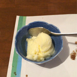 Hanaguruma - 食後にはデザート(*^^*)今日は柚子風味のアイス(*^^*)