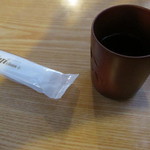 Tsukumo Sobakiri - お茶とおしぼりはでます。