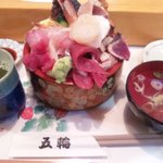 五輪鮨 - 海鮮丼（大）700円