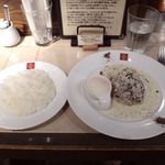 ハンバーグ ウィル - 粗挽きブラックペッパー　クリームマスタードソース