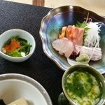 Ryori Ryokan Takehan - 刺身、茶碗蒸し、めかぶの和え物