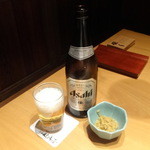 元祖くじら屋 - 瓶ビール610円+税、お通し＠400円+税