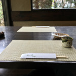 Soba Akitsu - ゆったりとしたテーブル