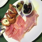 クッチーナ イタリアーナ＆ピッツェリア ズッカ - ３時間飲み放題プラン（５，０００円）の『前菜盛り合わせ』写真は４人前２０１６年３月