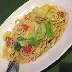 クッチーナ イタリアーナ＆ピッツェリア ズッカ - ３時間飲み放題プラン（５，０００円）の『サルディニア産カラスミと静岡産しらすと春キャベツのフィットチーネ』写真は４人前２０１６年３月