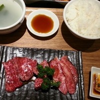 清江苑 池袋西口本店 - 伊万里牛三種盛りランチ