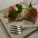 代官山ASO チェレステ - メニューにない前菜．生ハムとクリームチーズのせ