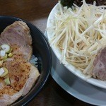 うまいヨゆうちゃんラーメン - ネギラーメンとチャーシュー丼