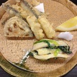 京都和久傳 - 稚鮎と春野菜の天婦羅　烏賊のぬた和え