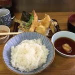 Tempura Tensaku - 美味しい天ぷら定食