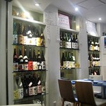 海三昧 おさしみ家 - 酒棚（すべてお出しできます！）