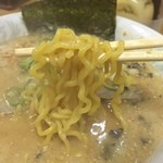 楽々亭 - とんこつ味噌 麺リフト